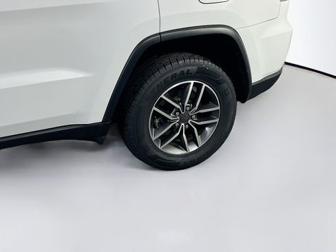 Used 2022 Jeep Grand Cherokee Limited image 30