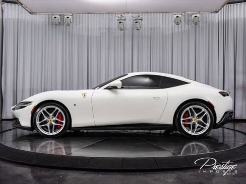 Used 2021 Ferrari Roma RWD image 5