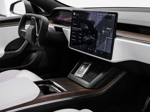 Used 2023 Tesla Model S image 21