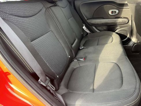Used 2016 Kia Soul + image 22