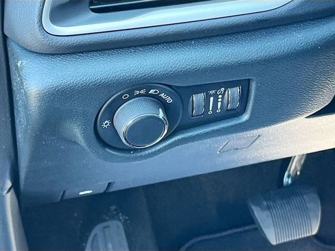 New 2026 Chrysler Voyager LX FWD image 10