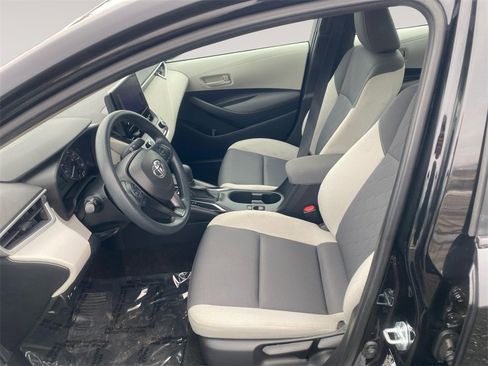 Used 2023 Toyota Corolla LE image 9
