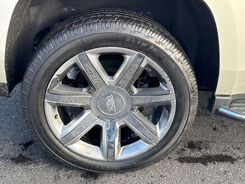 Used 2016 Cadillac Escalade Premium image 10