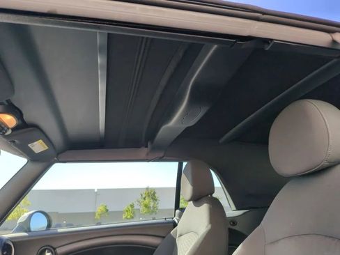 Used 2010 MINI Cooper Convertible image 17