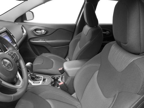Used 2016 Jeep Cherokee Latitude AWD/4WD image 6