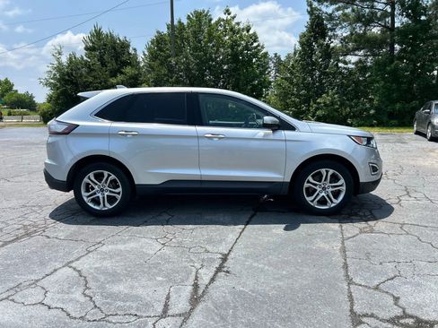 Used 2017 Ford Edge Titanium w/ Equipment Group 301A image 5