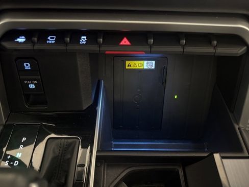 Used 2023 Toyota Tundra Platinum image 16