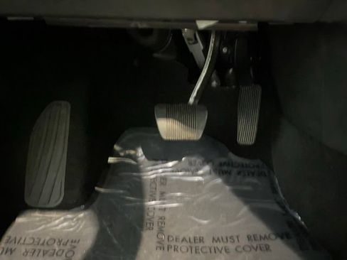 Used 2025 Chrysler Pacifica Select FWD image 34