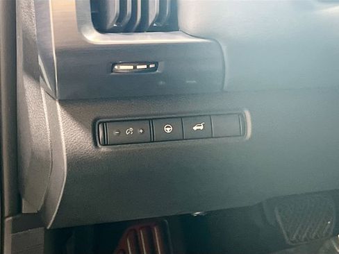 New 2026 Nissan Pathfinder SL AWD/4WD image 10