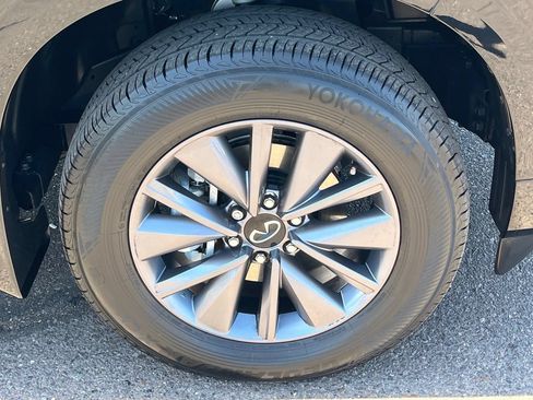 Certified 2026 INFINITI QX80 Pure w/ Cargo Package AWD/4WD image 8