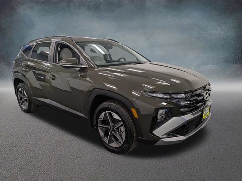 Certified 2025 Hyundai Tucson SEL AWD/4WD image 3