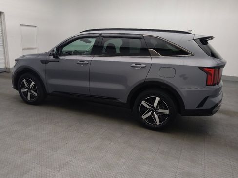Used 2022 Kia Sorento EX w/ Panoramic Sunroof Package image 3