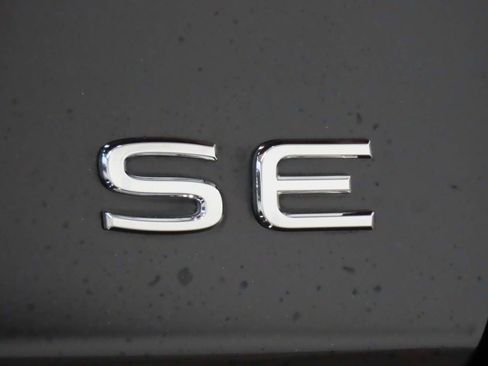 Certified 2024 Volkswagen Jetta SE image 6