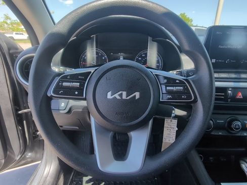 Used 2022 Kia Forte LXS FWD image 12