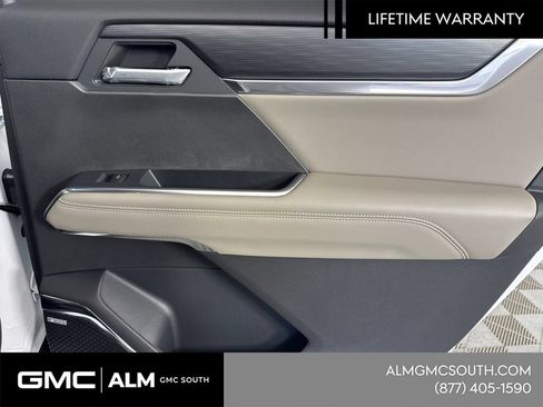 New 2026 GMC Acadia Elevation w/ Elevation Premium Package FWD image 18