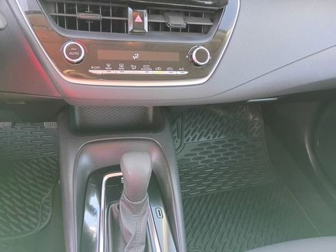 Used 2022 Toyota Corolla LE image 17
