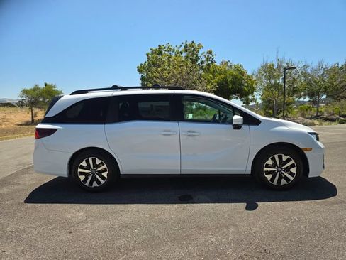 New 2026 Honda Odyssey EX-L image 5