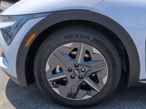 New 2025 Kia EV6 Light RWD image 34