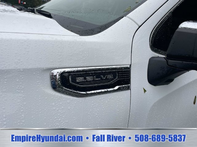 Used 2026 GMC Sierra 1500 SLT AWD/4WD image 12