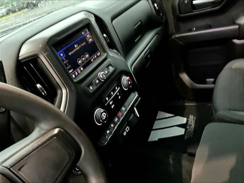 Used 2022 Chevrolet Silverado 1500 Custom AWD/4WD image 17