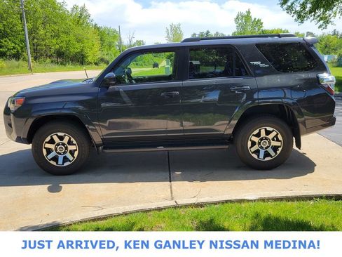Used 2024 Toyota 4Runner TRD Off-Road AWD/4WD image 6