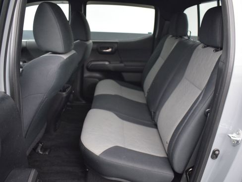 Used 2021 Toyota Tacoma TRD Sport w/ Technology Package AWD/4WD image 12