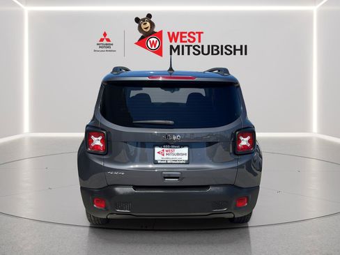 Used 2023 Jeep Renegade Latitude w/ Sun & Fun Group image 5