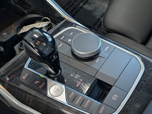 Used 2019 BMW 330i xDrive Sedan w/ Driving Assistance Package image 23