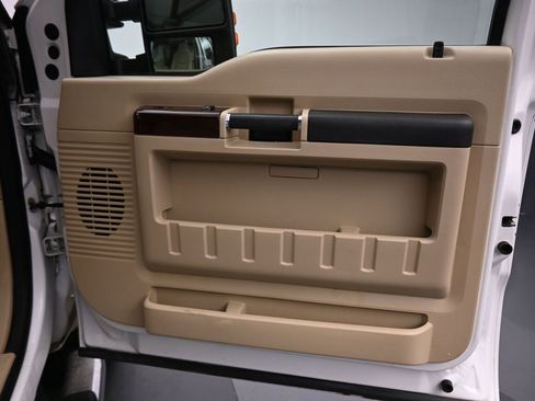 Used 2010 Ford F250 Lariat image 39