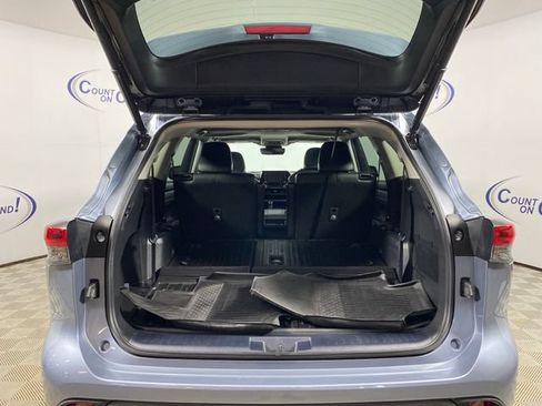 Certified 2021 Toyota Highlander XLE AWD/4WD image 6