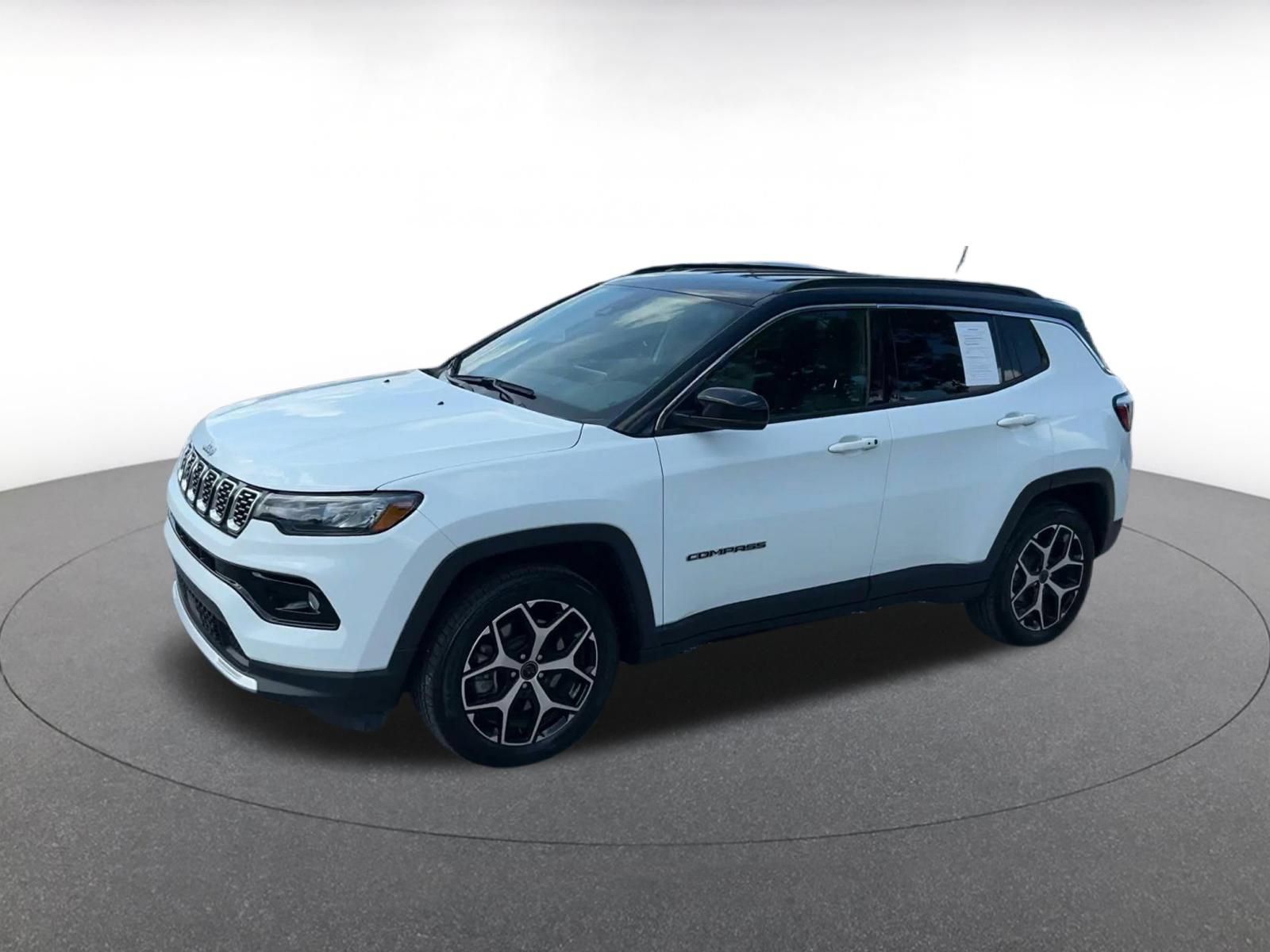 Used 2025 Jeep Compass Limited AWD/4WD image 7