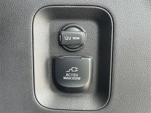 Used 2023 Kia Carnival SX Prestige image 14