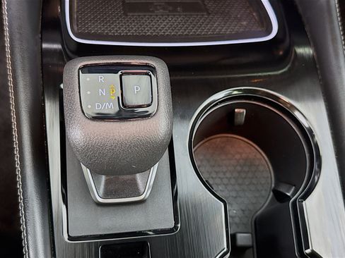 Used 2023 Nissan Rogue Platinum FWD image 18