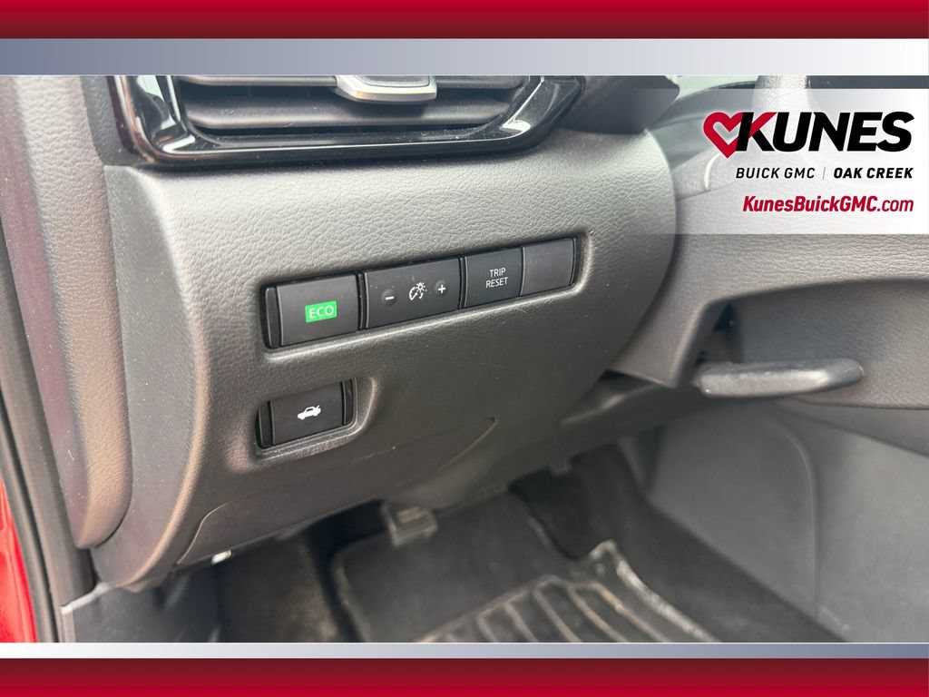 Used 2024 Nissan Sentra SV FWD image 19
