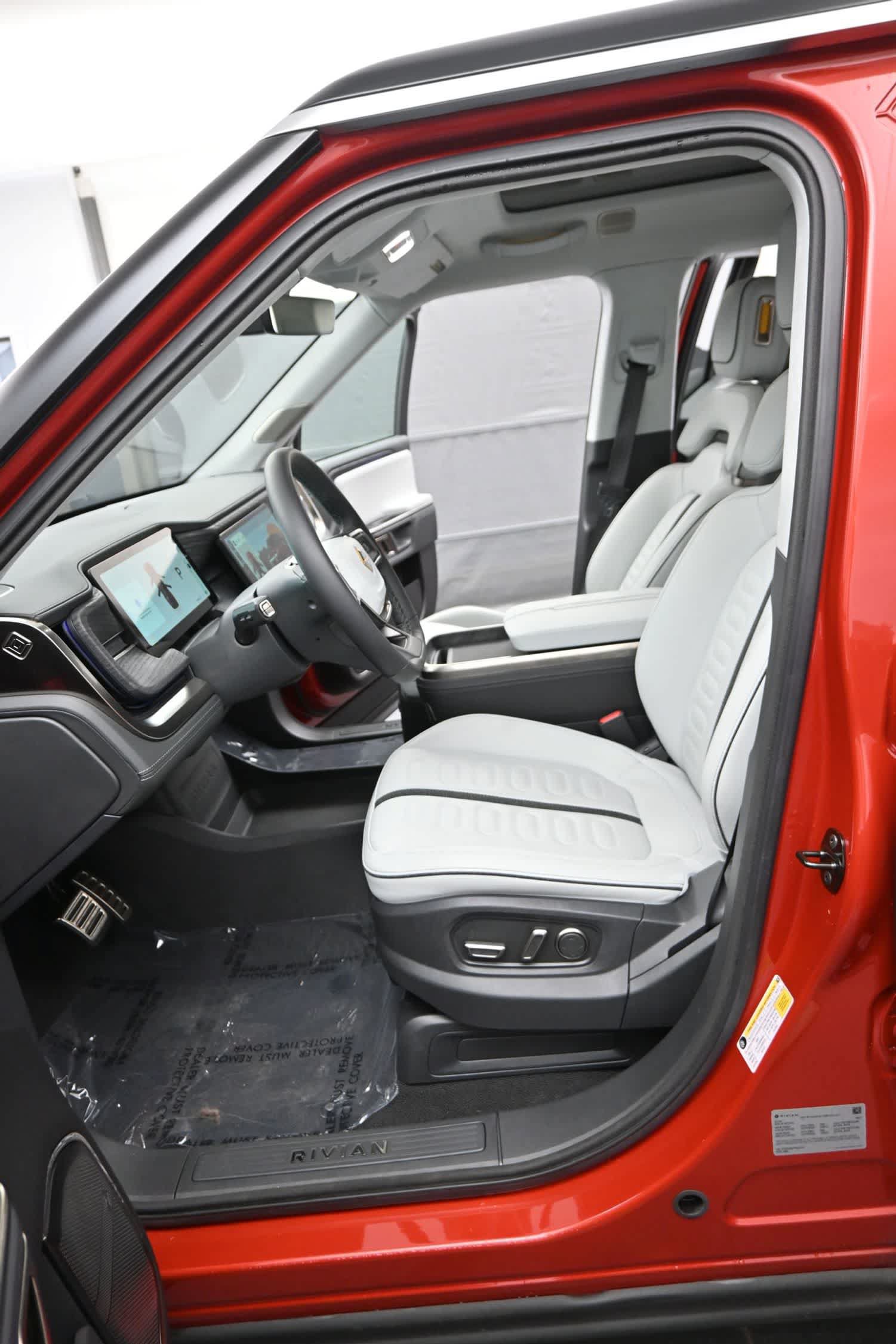 Used 2023 Rivian R1S Adventure Quad AWD/4WD image 15