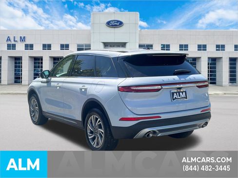 Used 2025 Lincoln Corsair AWD w/ Equipment Group 101A image 8