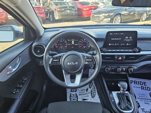 Used 2023 Kia Forte LXS w/ LXS Technology Package FWD image 17