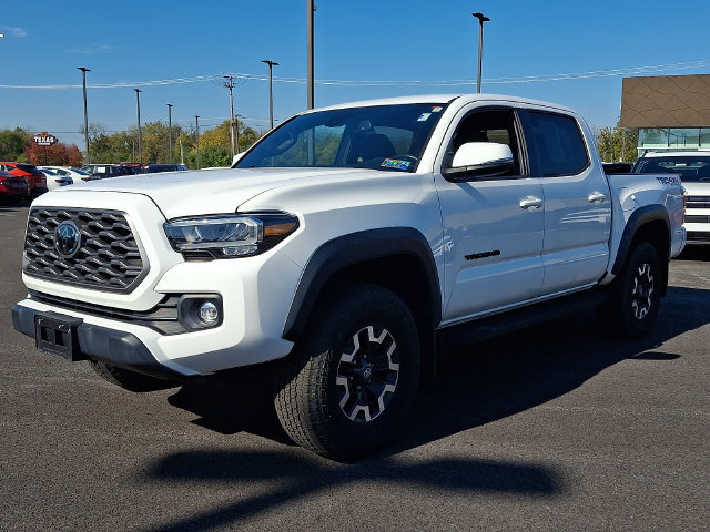 Used 2021 Toyota Tacoma TRD Off-Road w/ Technology Package AWD/4WD image 3