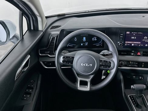 Used 2025 Kia Sportage LX image 17