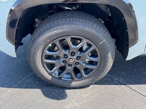 New 2026 Toyota Tundra Platinum AWD/4WD image 15