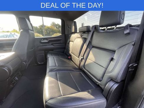 Used 2025 GMC Sierra 1500 SLT AWD/4WD image 12