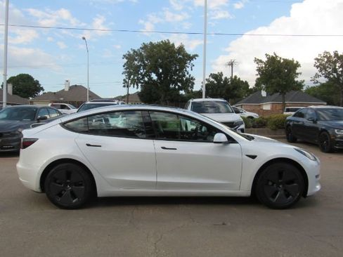 Used 2021 Tesla Model 3 Standard Range Plus image 5