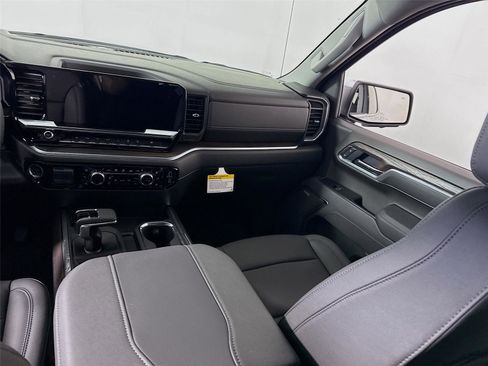 New 2026 GMC Sierra 1500 SLT AWD/4WD image 17