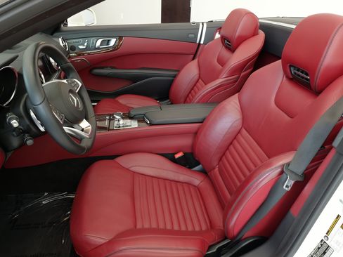 Used 2018 Mercedes-Benz SL 550 image 30