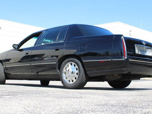 Used 1999 Cadillac De Ville Concours image 9