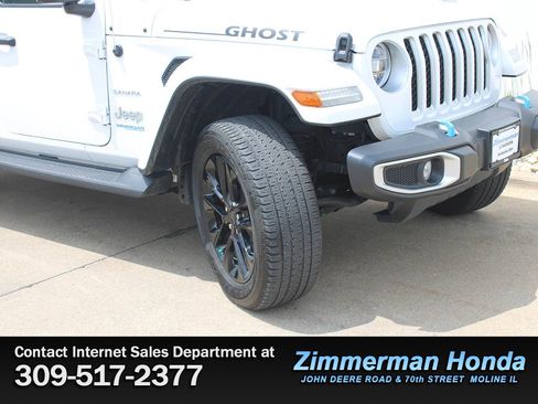 Used 2022 Jeep Wrangler Unlimited Sahara w/ Cold Weather Group AWD/4WD image 20