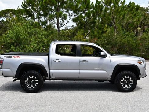 Used 2020 Toyota Tacoma TRD Off-Road AWD/4WD image 34