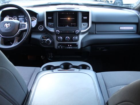 Used 2024 RAM 2500 Big Horn w/ Bed Utility Group image 19