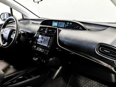 Used 2020 Toyota Prius LE FWD image 15