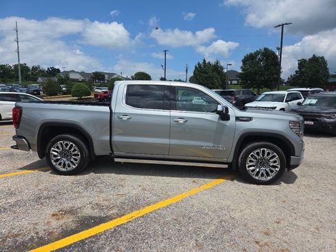Used 2026 GMC Sierra 1500 Denali Ultimate AWD/4WD image 4